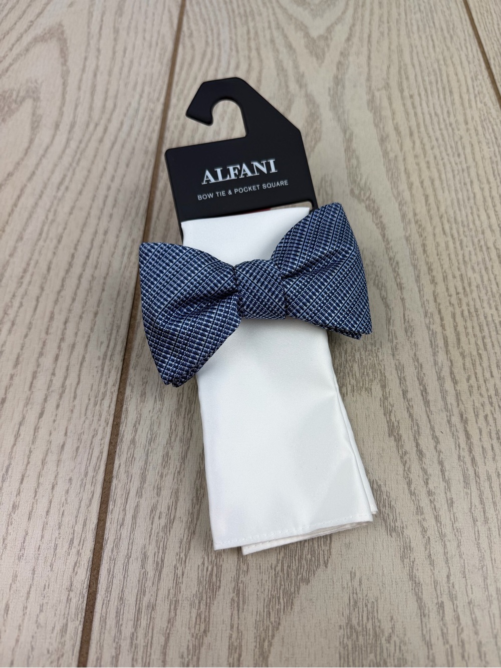 887 Alfani Men's Bowtie & Pocket Square Set OS White & Blue Micro Pattern $55